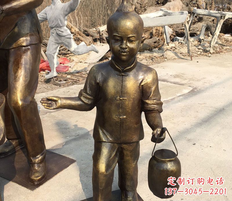 聊城提灯笼的小男孩铜雕
