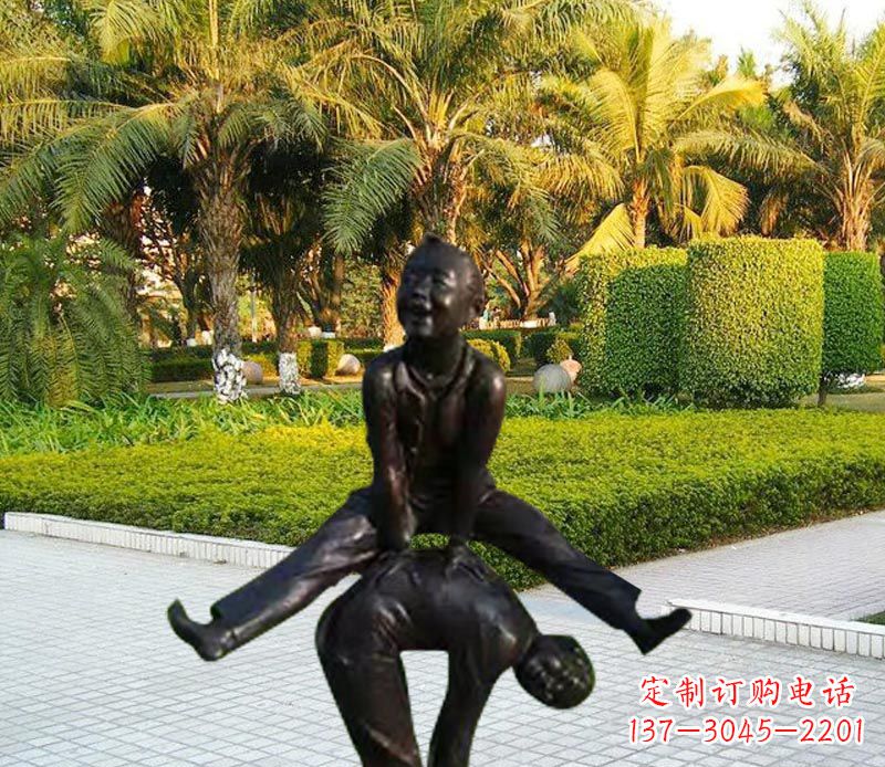 聊城跳山羊的儿童铜雕