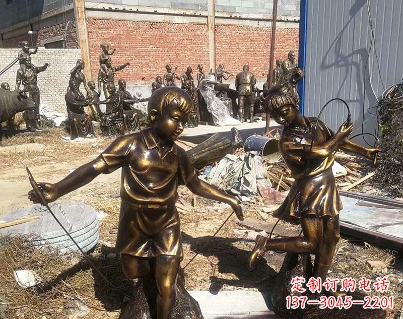 聊城跳绳的儿童铜雕