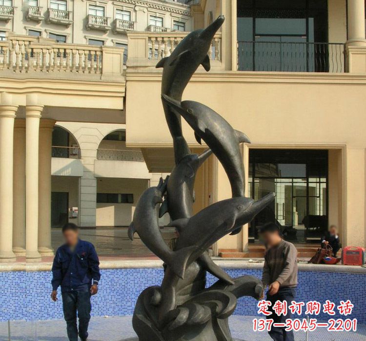 聊城跳跃海豚雕塑