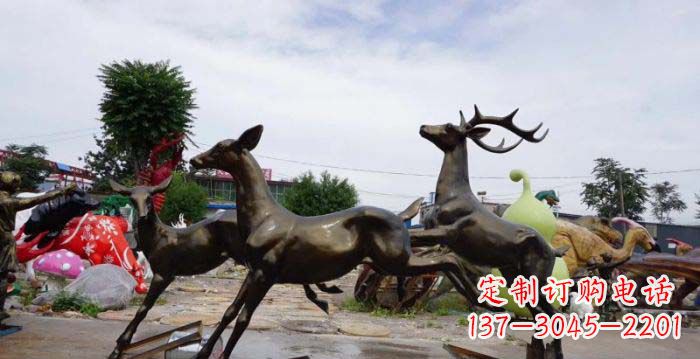 聊城跳跃的小鹿铜雕