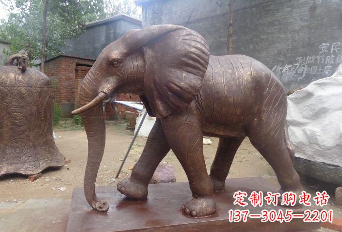 聊城铜大象雕塑