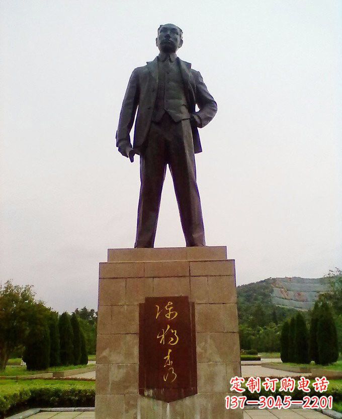 聊城铜雕近代名人陈独秀