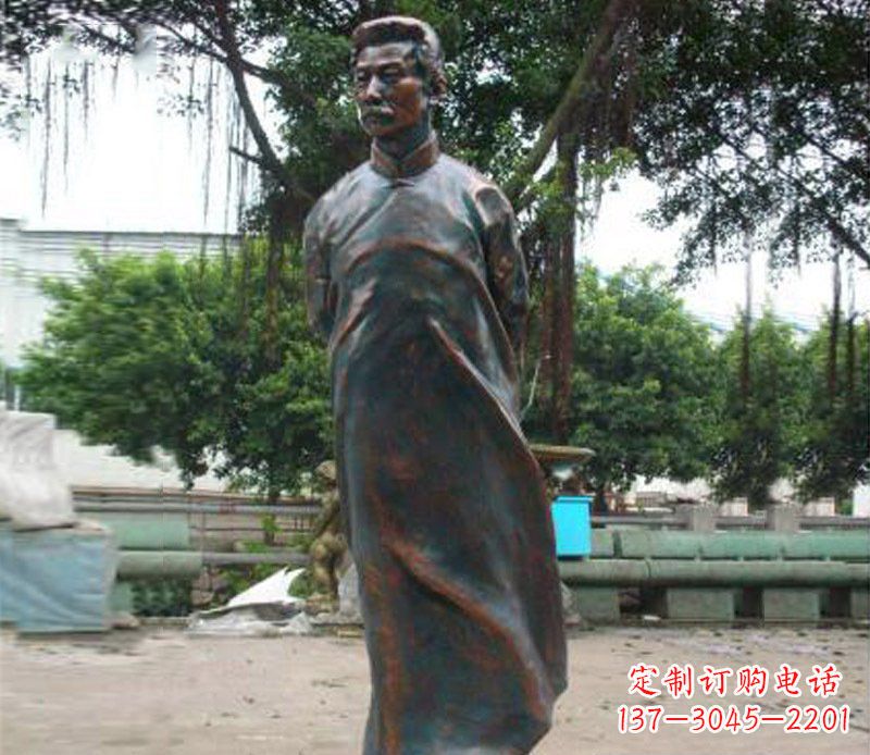 聊城铜雕校园鲁迅人物雕像摆件