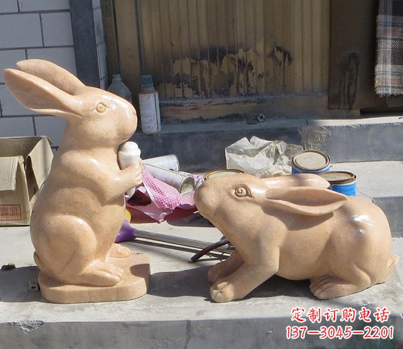 聊城兔子石雕公园动物摆件