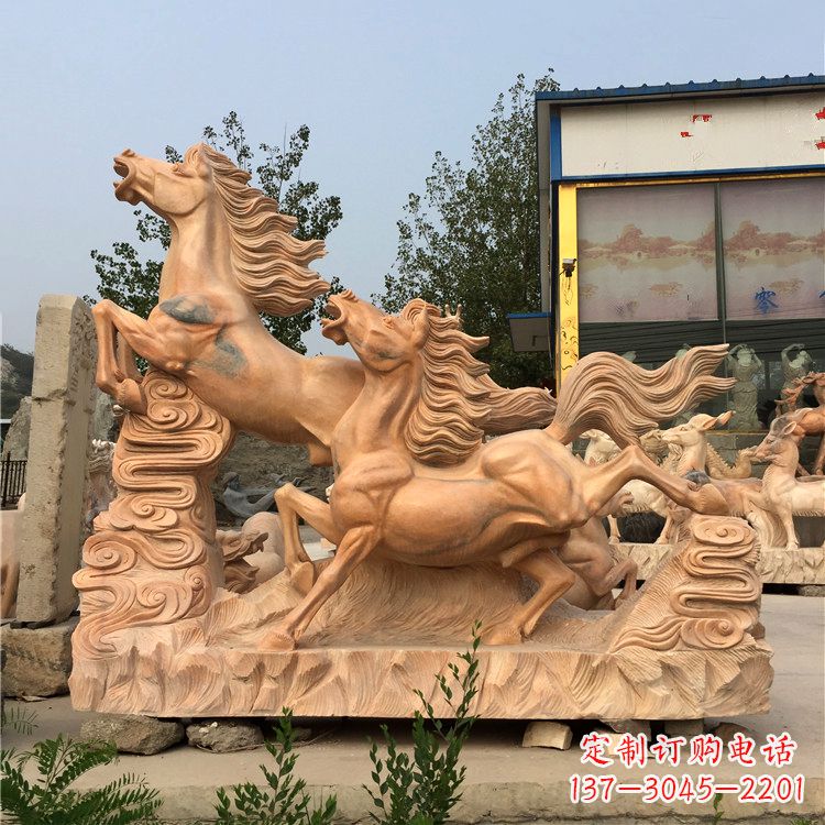 聊城晚霞红奔马群雕