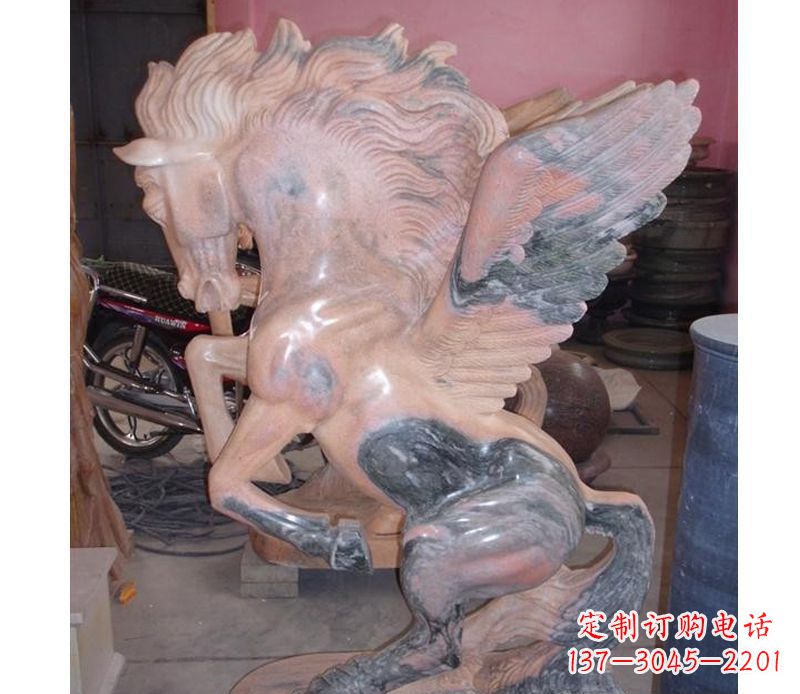 聊城晚霞红奔马石雕