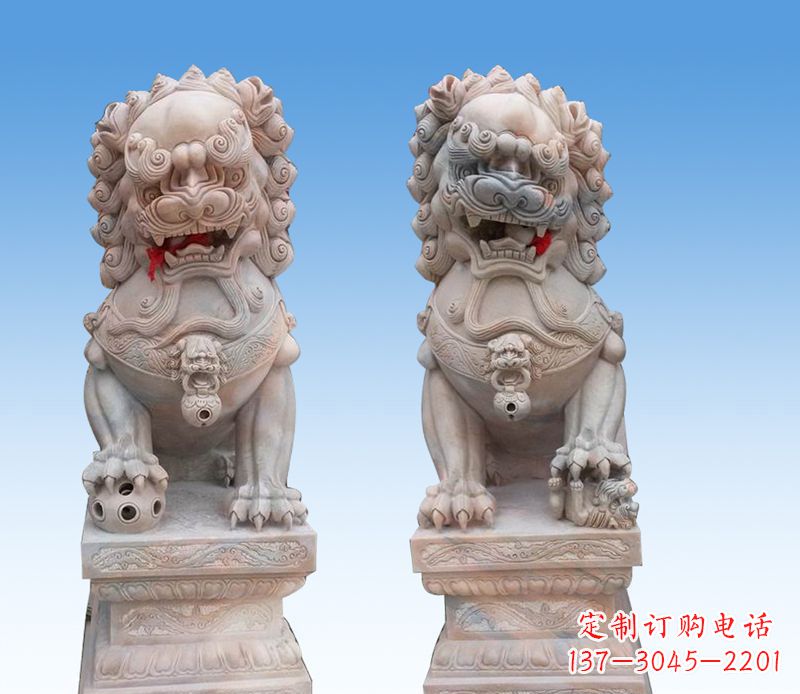聊城晚霞红踩球狮子石雕