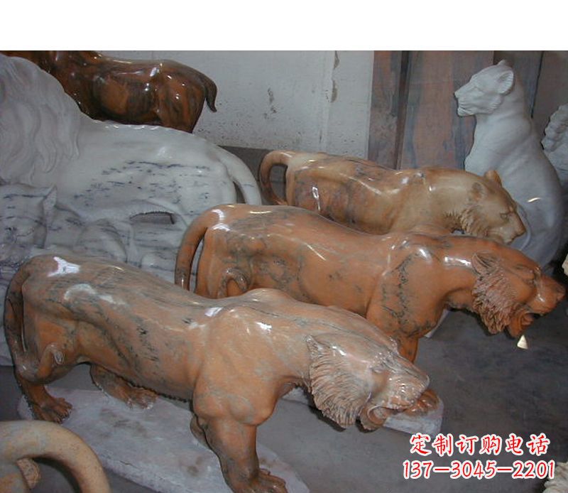 聊城晚霞红动物老虎石雕