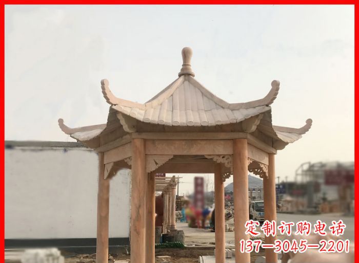 聊城晚霞红公园六角石雕凉亭