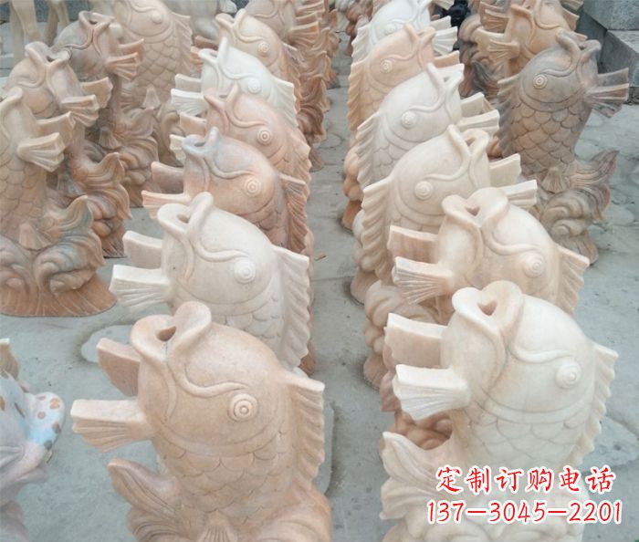 聊城晚霞红喷水鲤鱼公园石雕 (2)