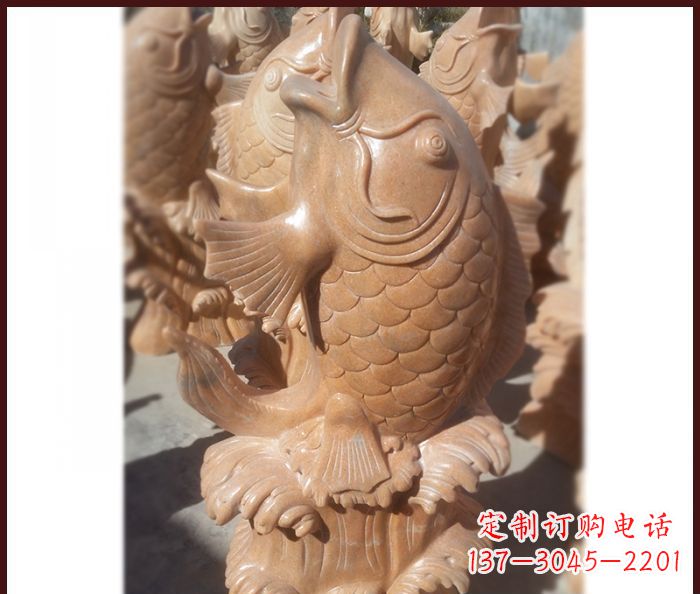 聊城晚霞红喷水鲤鱼石雕 (3)