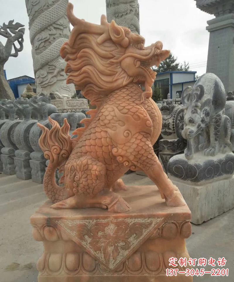 聊城晚霞红麒麟雕塑1
