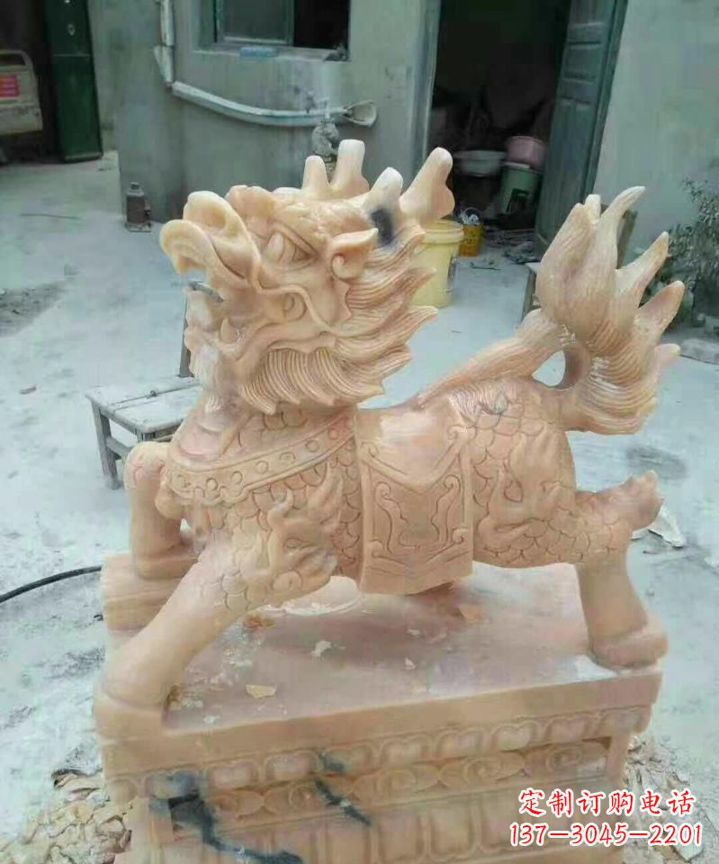 聊城晚霞红麒麟雕塑112
