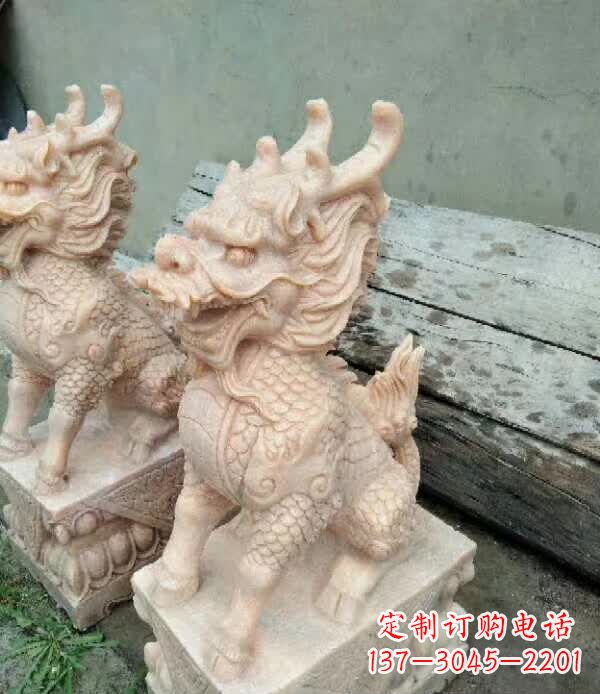 聊城晚霞红石雕麒麟