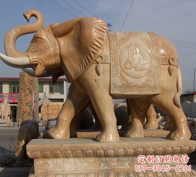 聊城晚霞红石雕如意大象