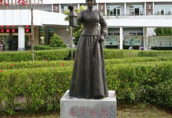 聊城静谧中的南丁格尔铜雕