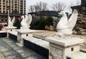 聊城中领雕塑提供最高质量的天鹅雕塑定制服务。…