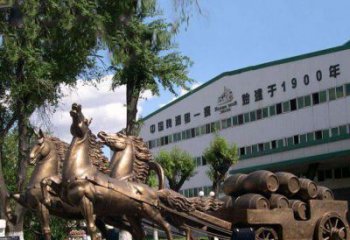 聊城追求完美，华丽马车铜雕塑