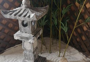 聊城青石仿古灯笼雕塑是由中领雕塑定制的经典雕…