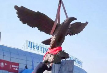 聊城中领雕塑定制大型老鹰铜雕景观