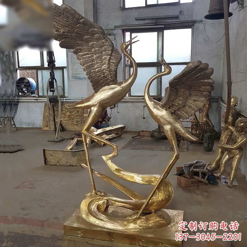 聊城仙鹤铜雕景观