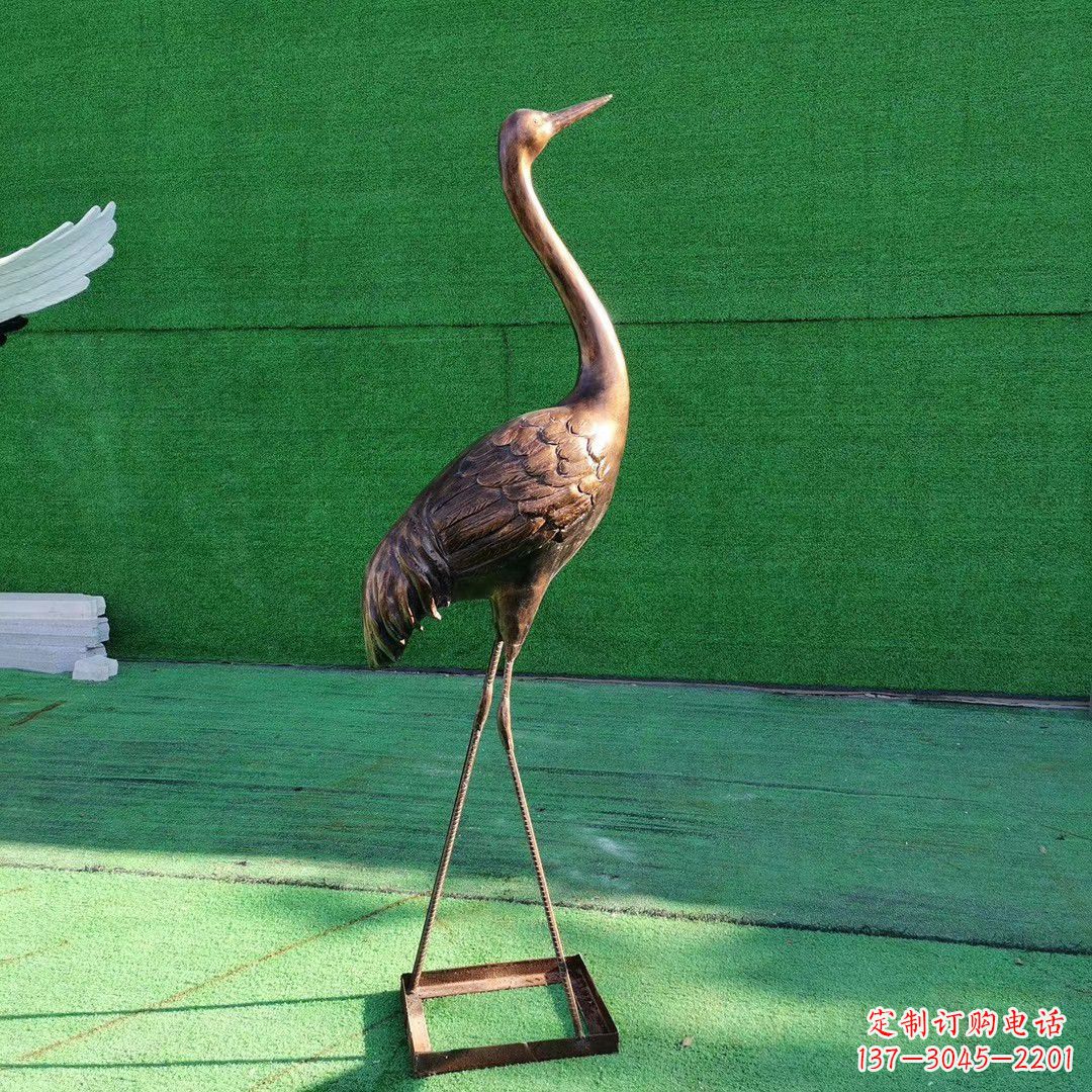 聊城仙鹤衔芝铜雕