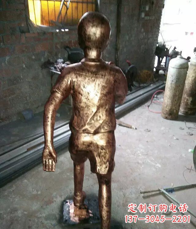 聊城小孩跑步公园人物铜雕 (2)