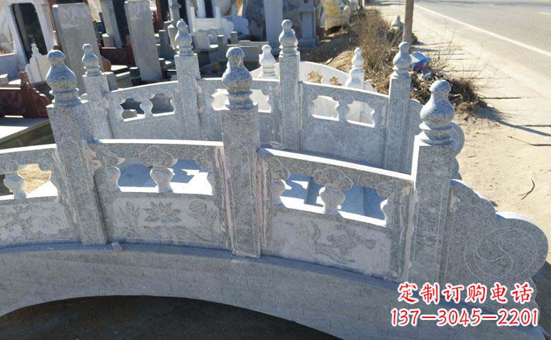 聊城小区公园大理石拱桥