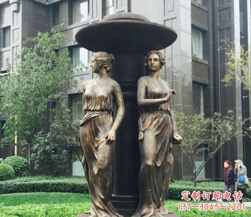 聊城小区西方女人人物铜雕
