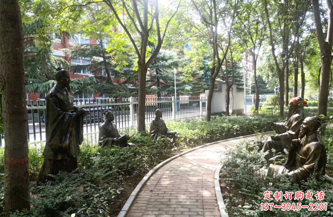聊城校园古代名人孔子讲学铜雕
