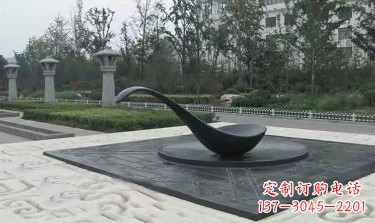 聊城校园古代指南针司南铜雕