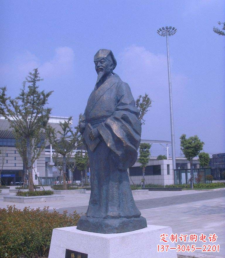 聊城校园陆游名人铜雕