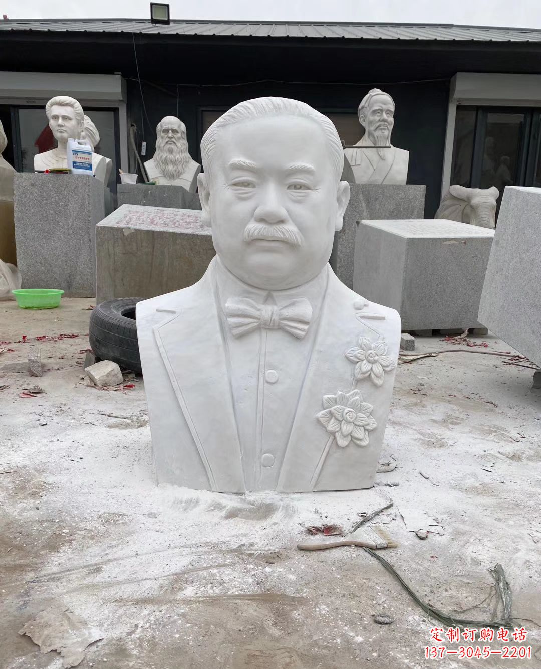 聊城校园名人詹天佑头像石雕