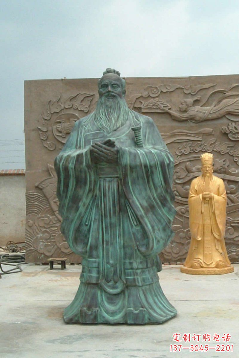 聊城校园青铜仿古孔子