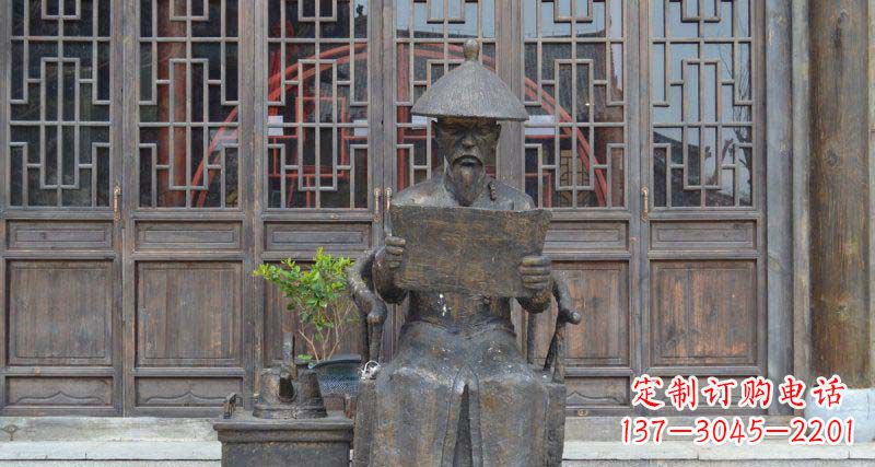 聊城园林看书卷的清朝官员小品铜雕