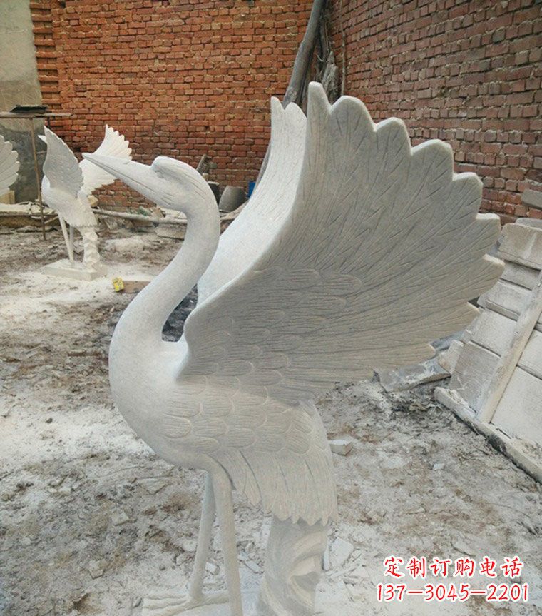 聊城展翅丹顶鹤石雕