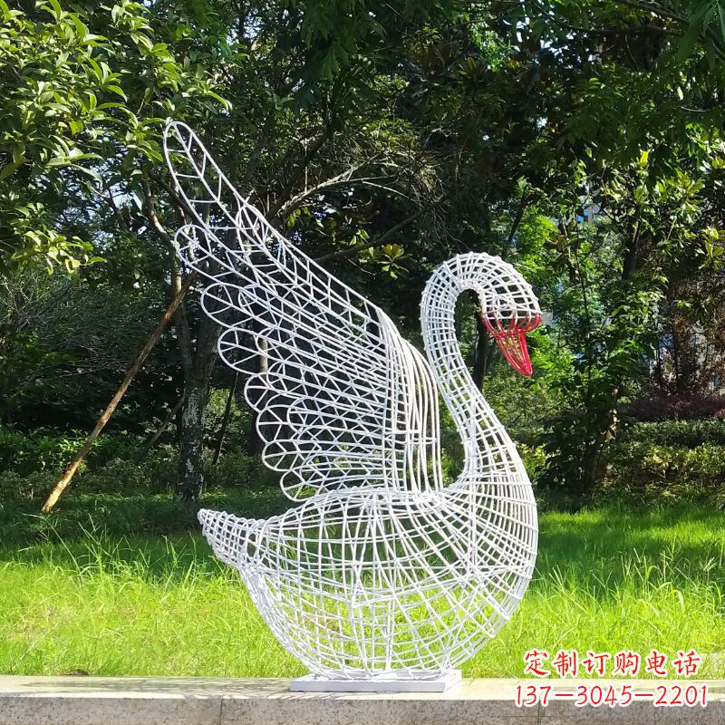 聊城展翅款网格天鹅雕塑(嘴部为实体)