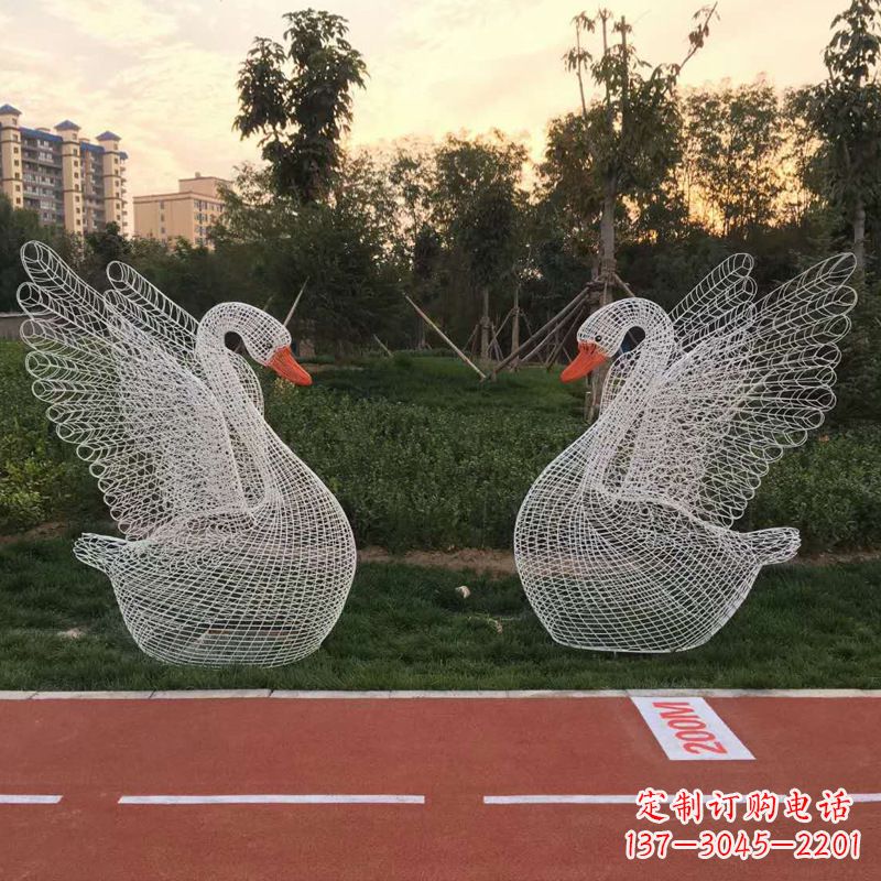 聊城展翅天鹅铁艺网格草坪动物摆件
