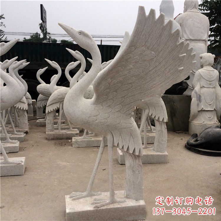 聊城展翅欲飞的仙鹤石雕
