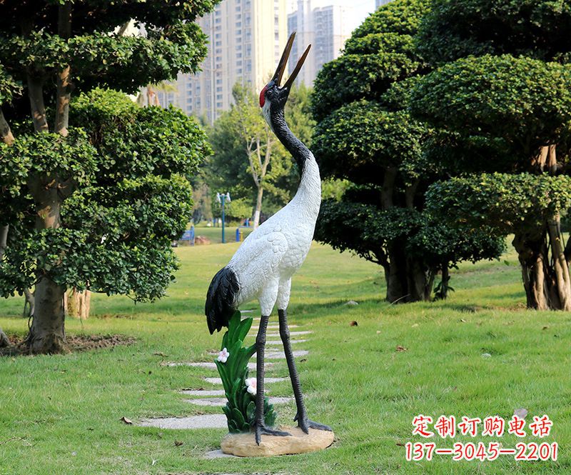 聊城站立仙鹤雕塑