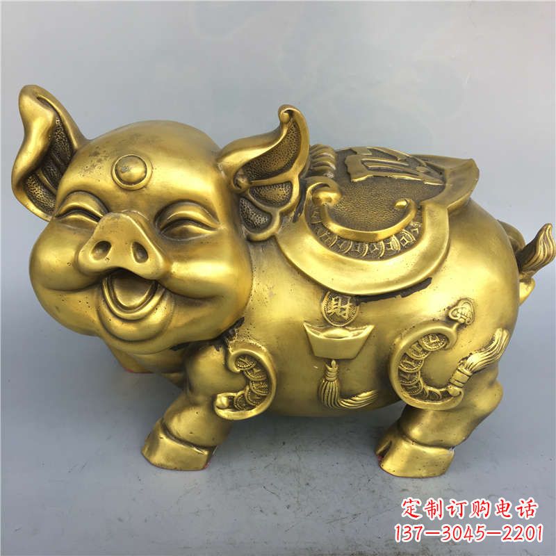 聊城招财卡通猪铜雕-企业商场美陈动物生肖风水雕塑摆件