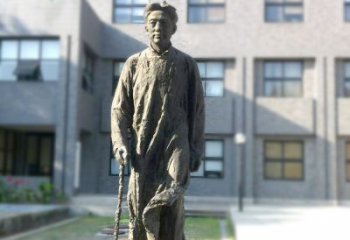 聊城校园名人徐悲鸿雕塑