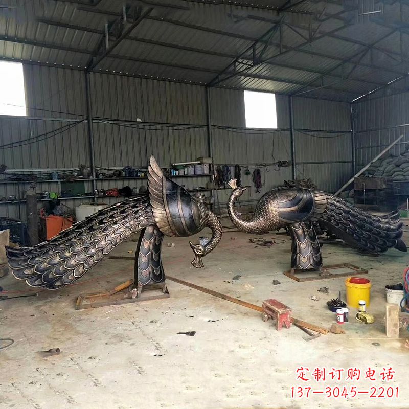 聊城铸铜孔雀雕塑