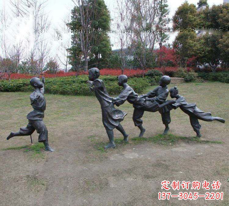 聊城铸铜老鹰捉小鸡儿童雕塑