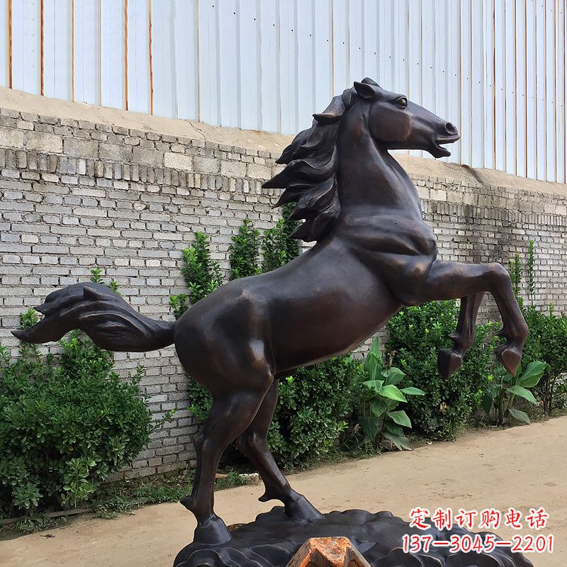 聊城铸铜马儿雕塑