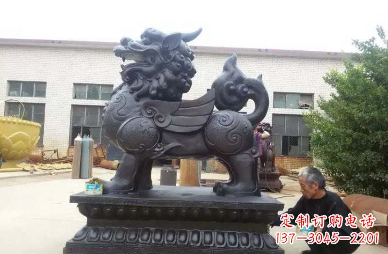 聊城铸铜门口貔貅雕塑