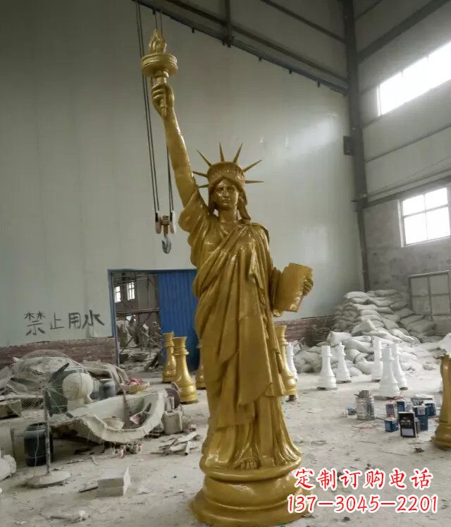 聊城自由女神玻璃钢仿铜人物雕塑