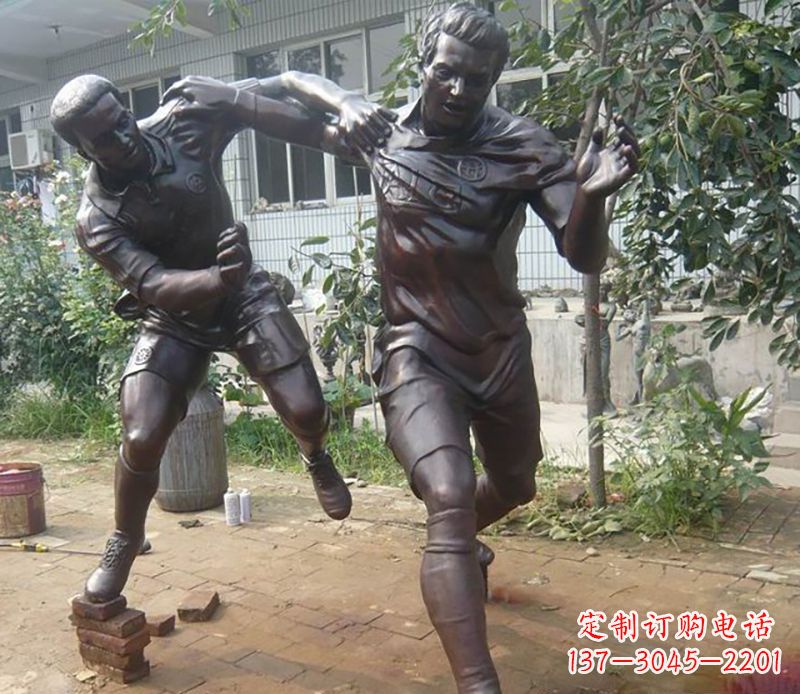 聊城足球运动公园人物铜雕